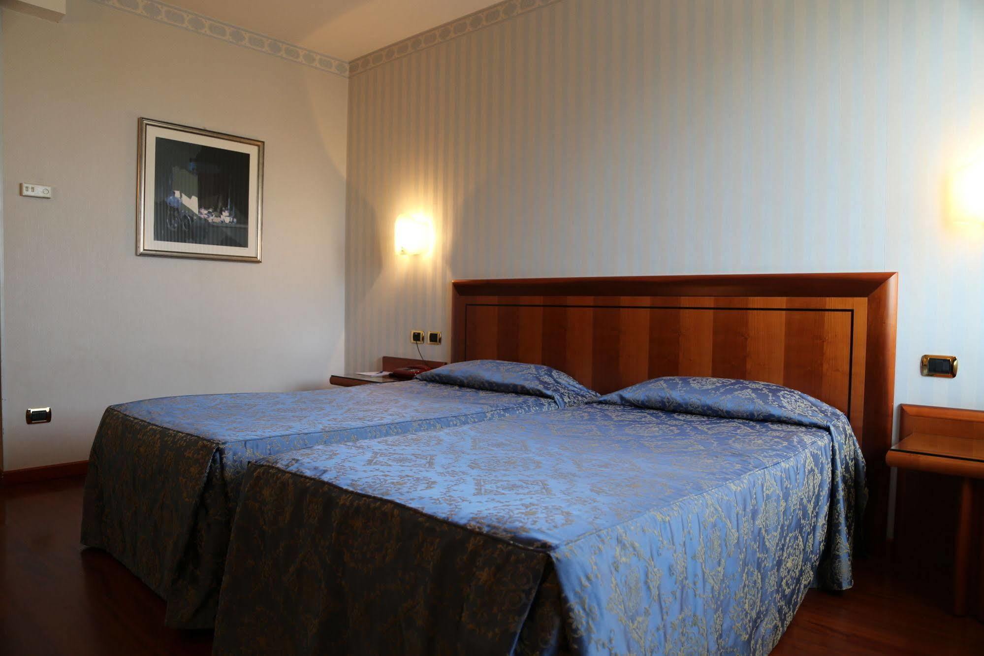 Hotel Palace Verona Luaran gambar